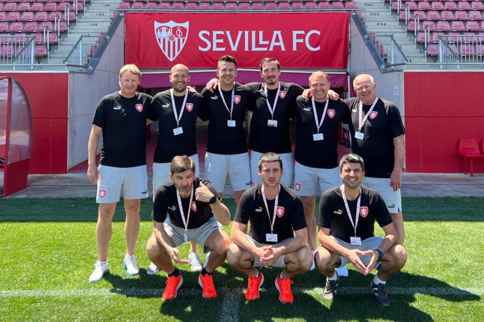Técnicos de la Federación Checa de Fútbol conocieron los procesos de trabajo de la Cantera del Sevilla FC
