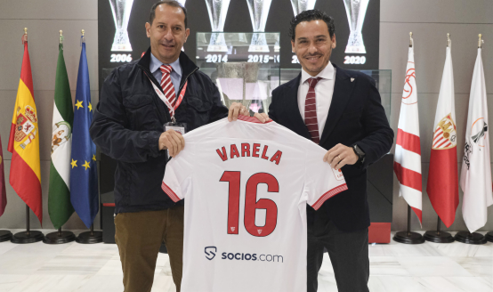 El Sevilla FC recibe a Fernando Valera, entrenador del Bengaluru United