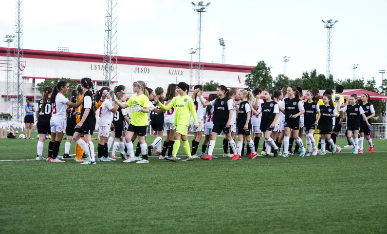 Jornada deportiva entre el Ottawa South United y el Sevilla FC Femenino