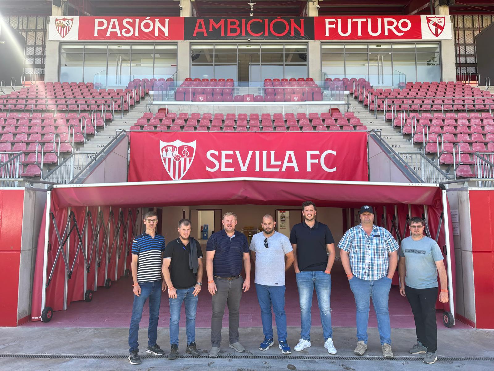 Técnicos paraguayos visitaron la `Coaches Academy´ del Innovation Center Sevilla FC