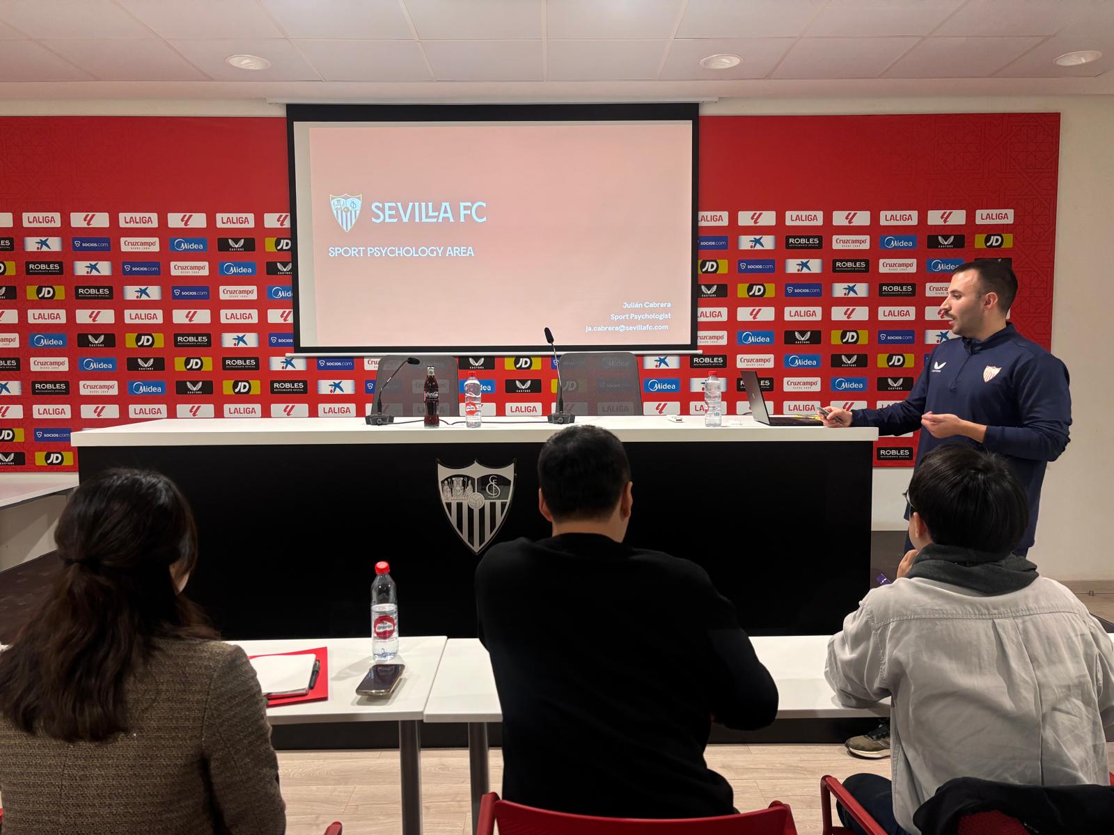 El Gangwon FC participa en el Programa Business Academy del Sevilla FC