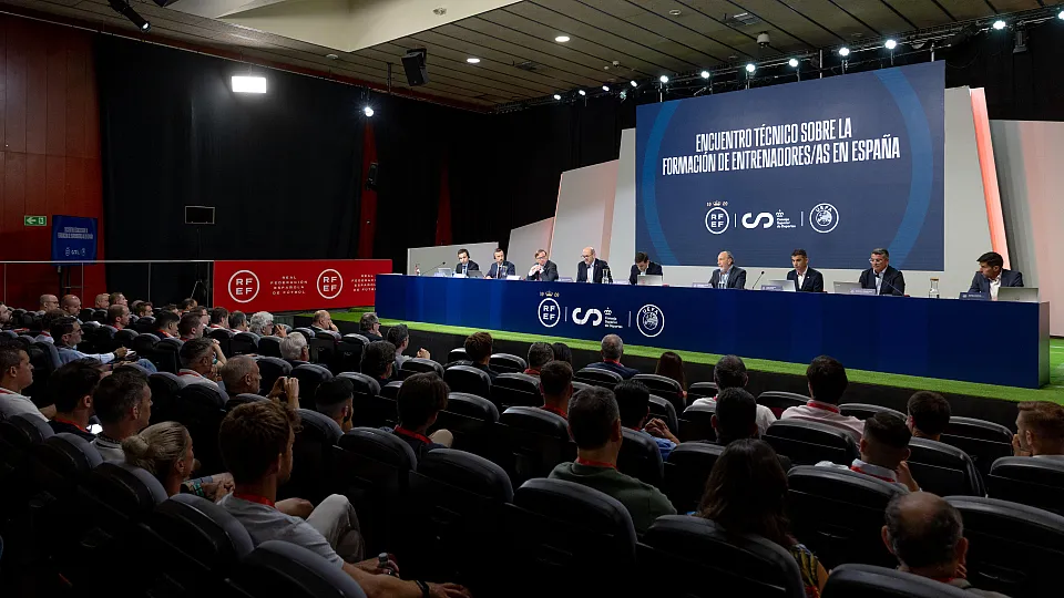 El Sevilla FC, presente en el Encuentro Técnico sobre formación de entrenadores en España